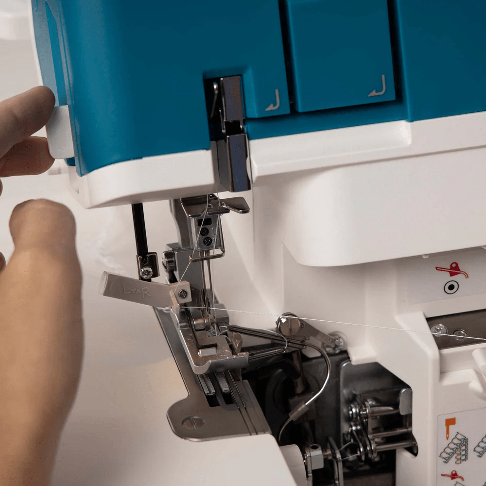 Sewingmachineoutlet PFAFF® admire™ air 5000 Overlock Machine