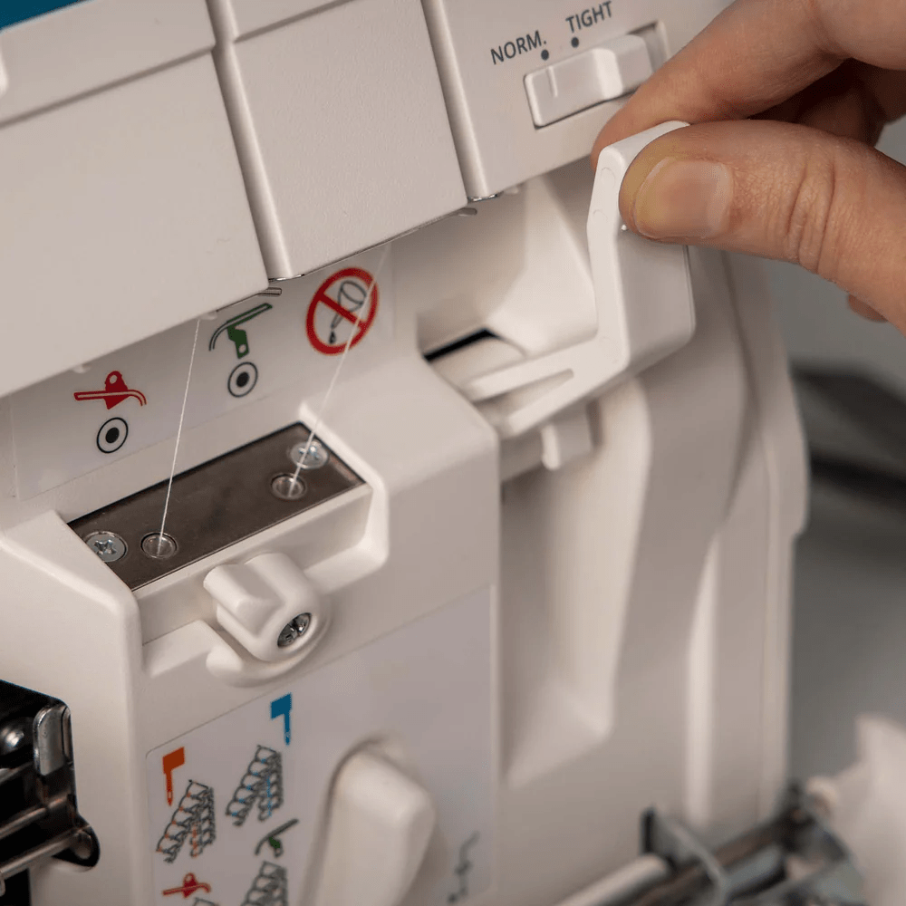 Sewingmachineoutlet PFAFF® admire™ air 5000 Overlock Machine