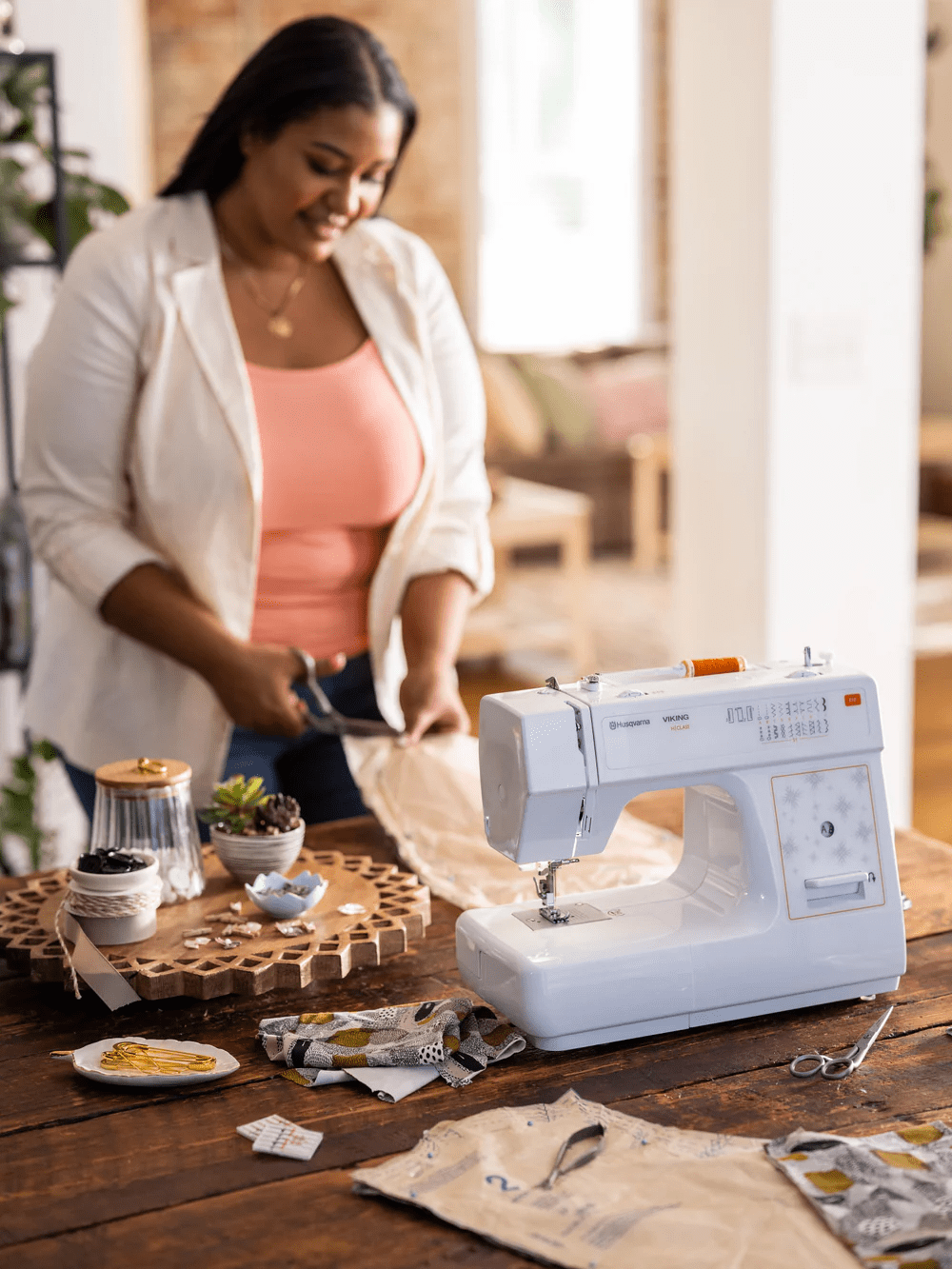 Viking Sewing Machines HUSQVARNA® VIKING® H|CLASS™ E10 Sewing Machine