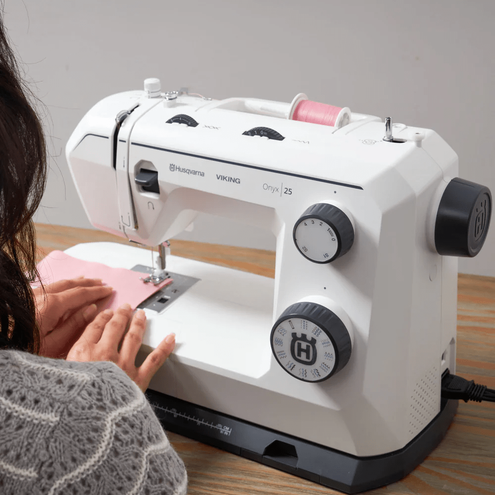 Viking Sewing Machines HUSQVARNA® VIKING® ONYX™ 25 Sewing Machine